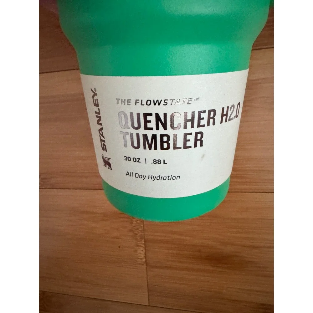 STANLEY Quencher H2.0 FlowState Tumbler 30oz Meadow Green Hinge Health Cup Mug